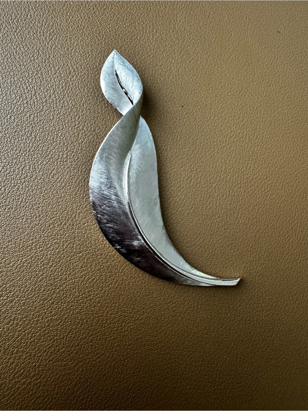 Vintage Trifari Silver Leaf-Shaped Feather Brooch - Picture 1 of 6